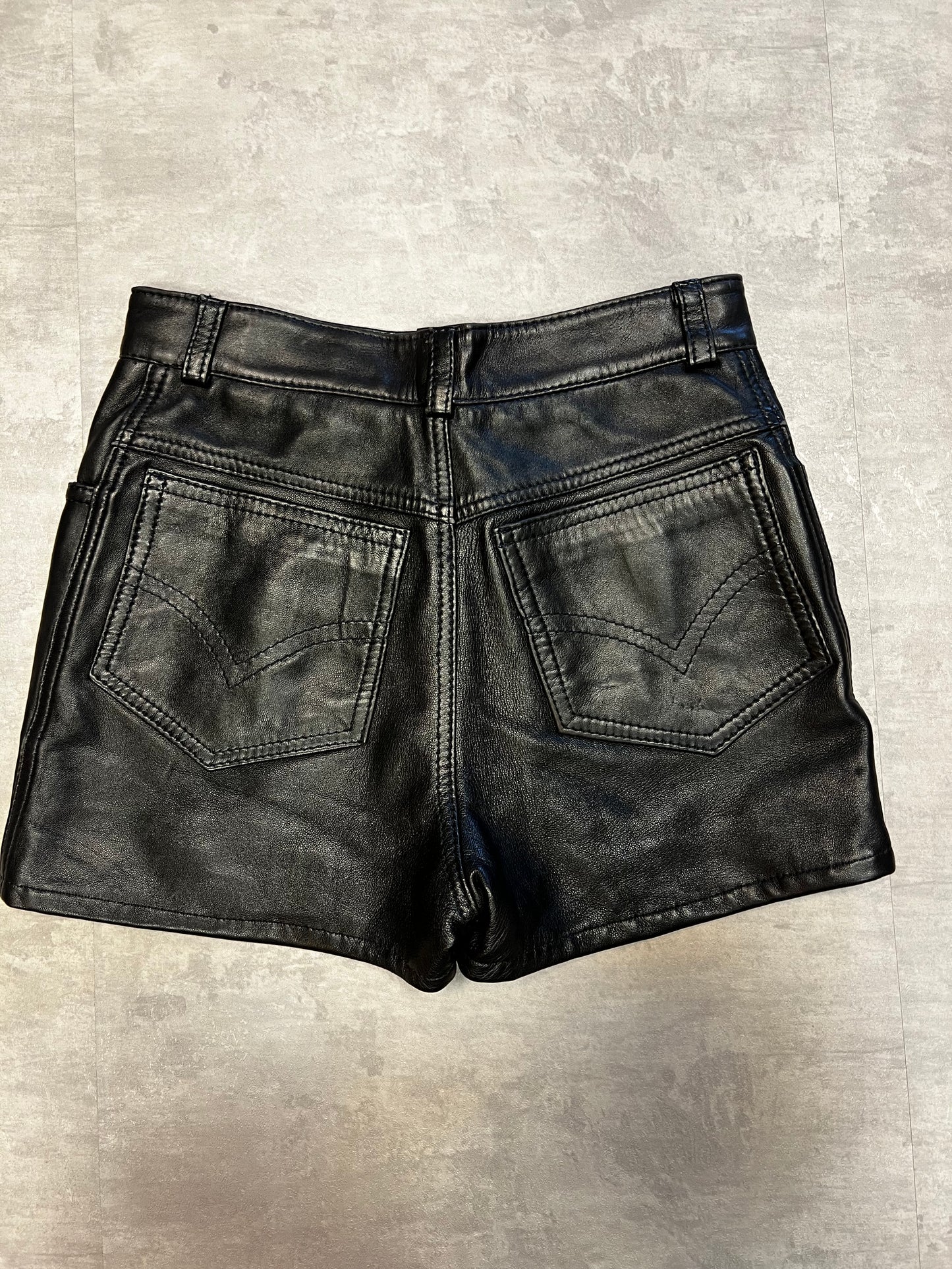 Woman shorts leather