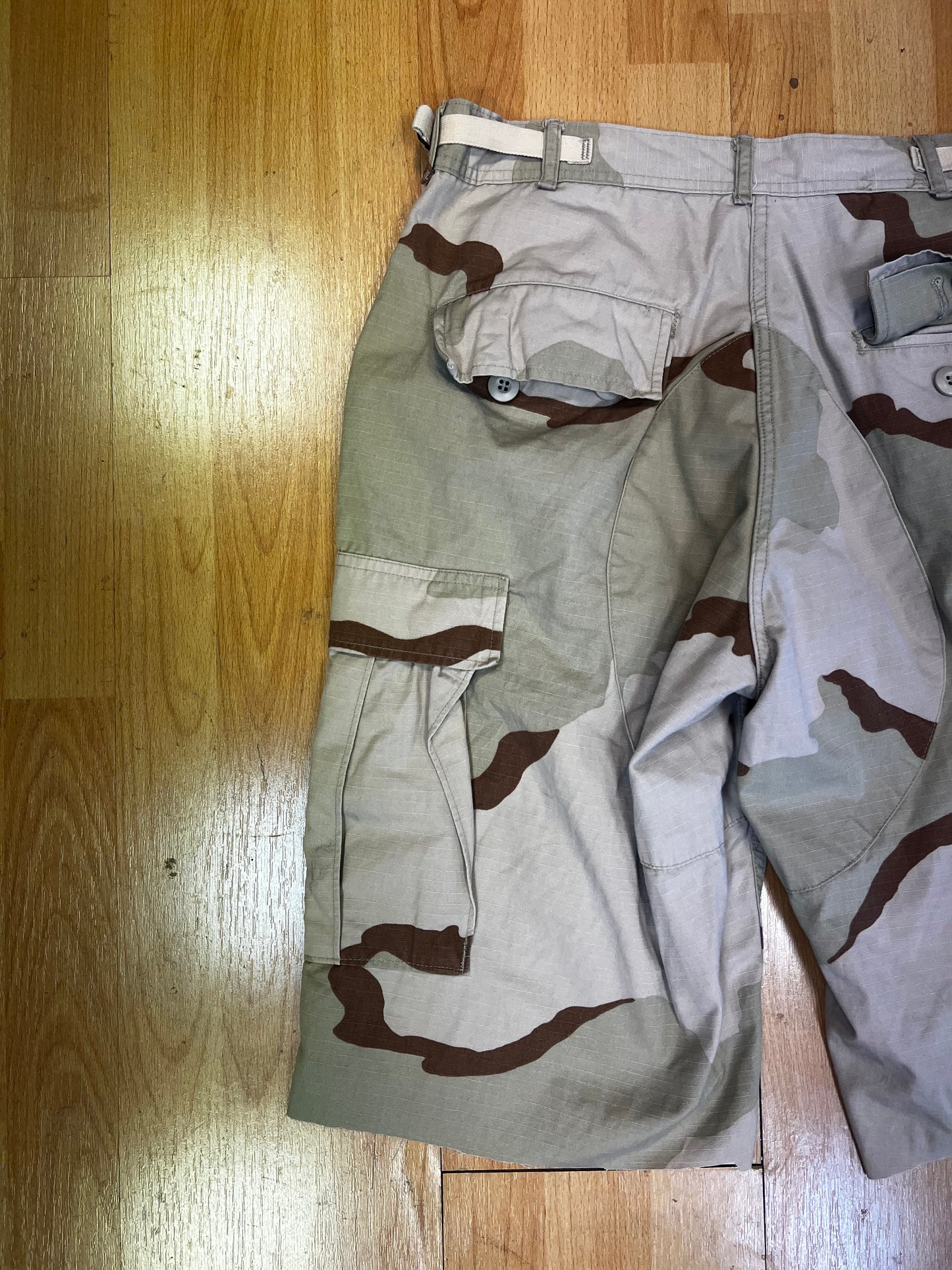 90’ camo military shorts