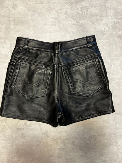 Woman shorts leather