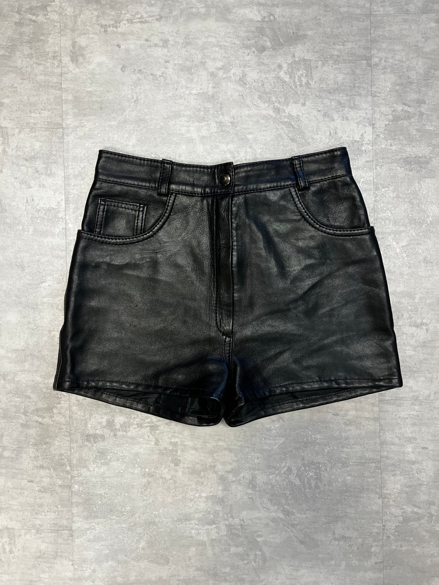 Woman shorts leather