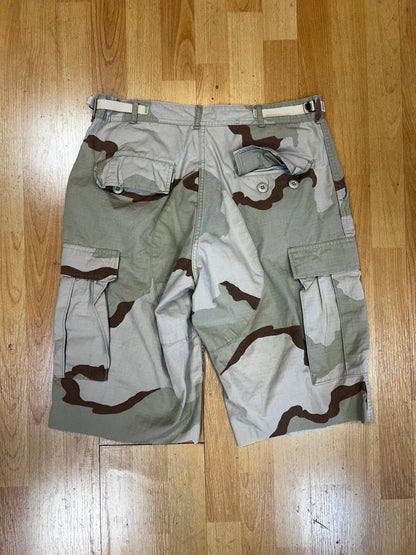 90’ camo military shorts