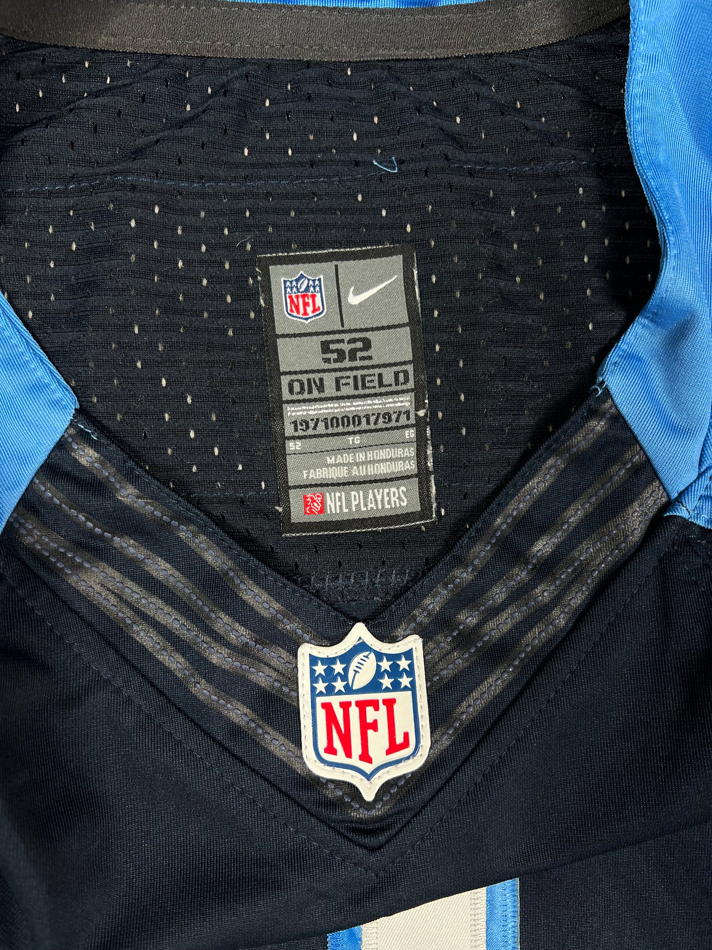 Nike Titans jersey embroidered details