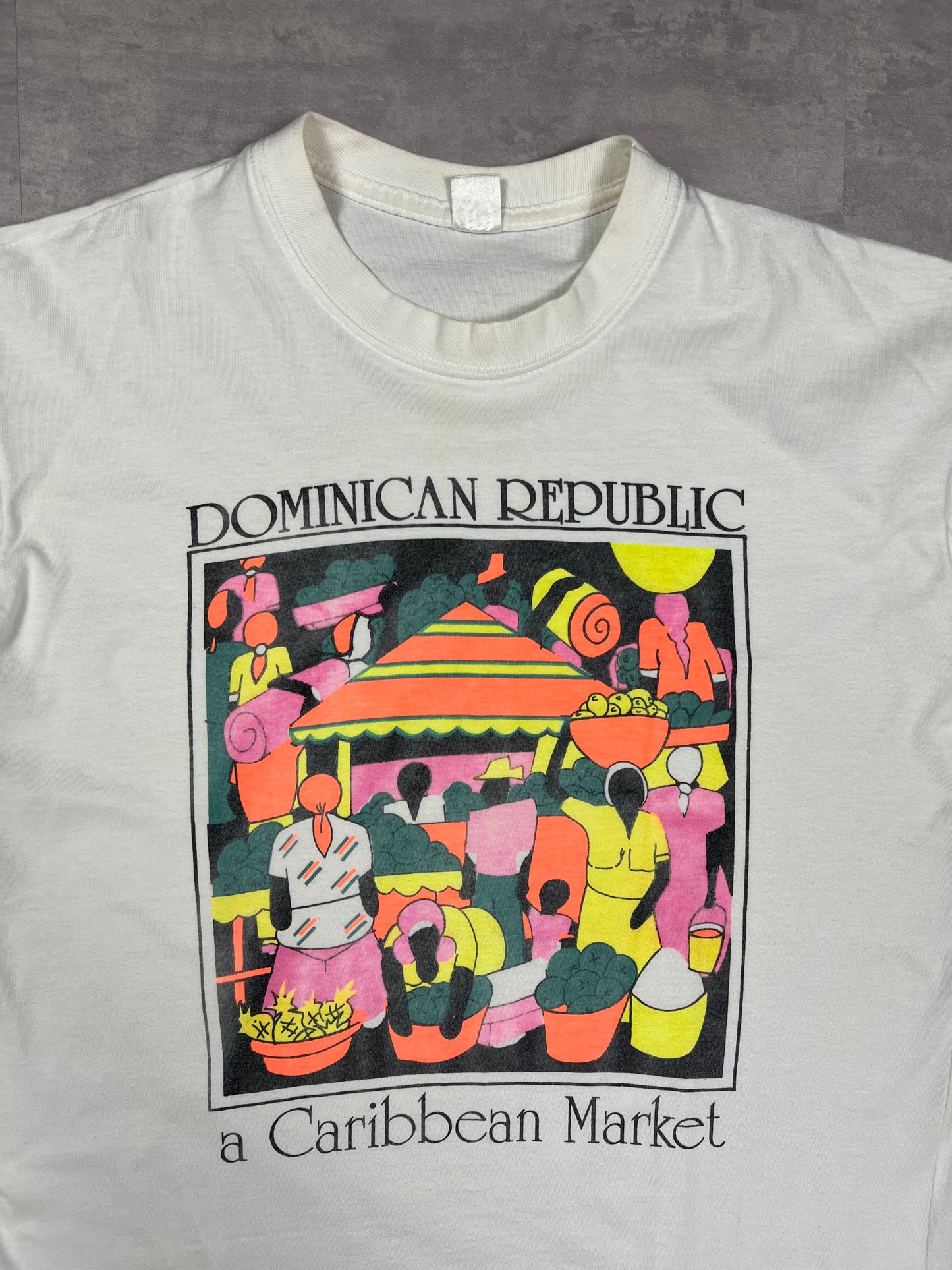 Domenica Republic market 90’ T-shirt