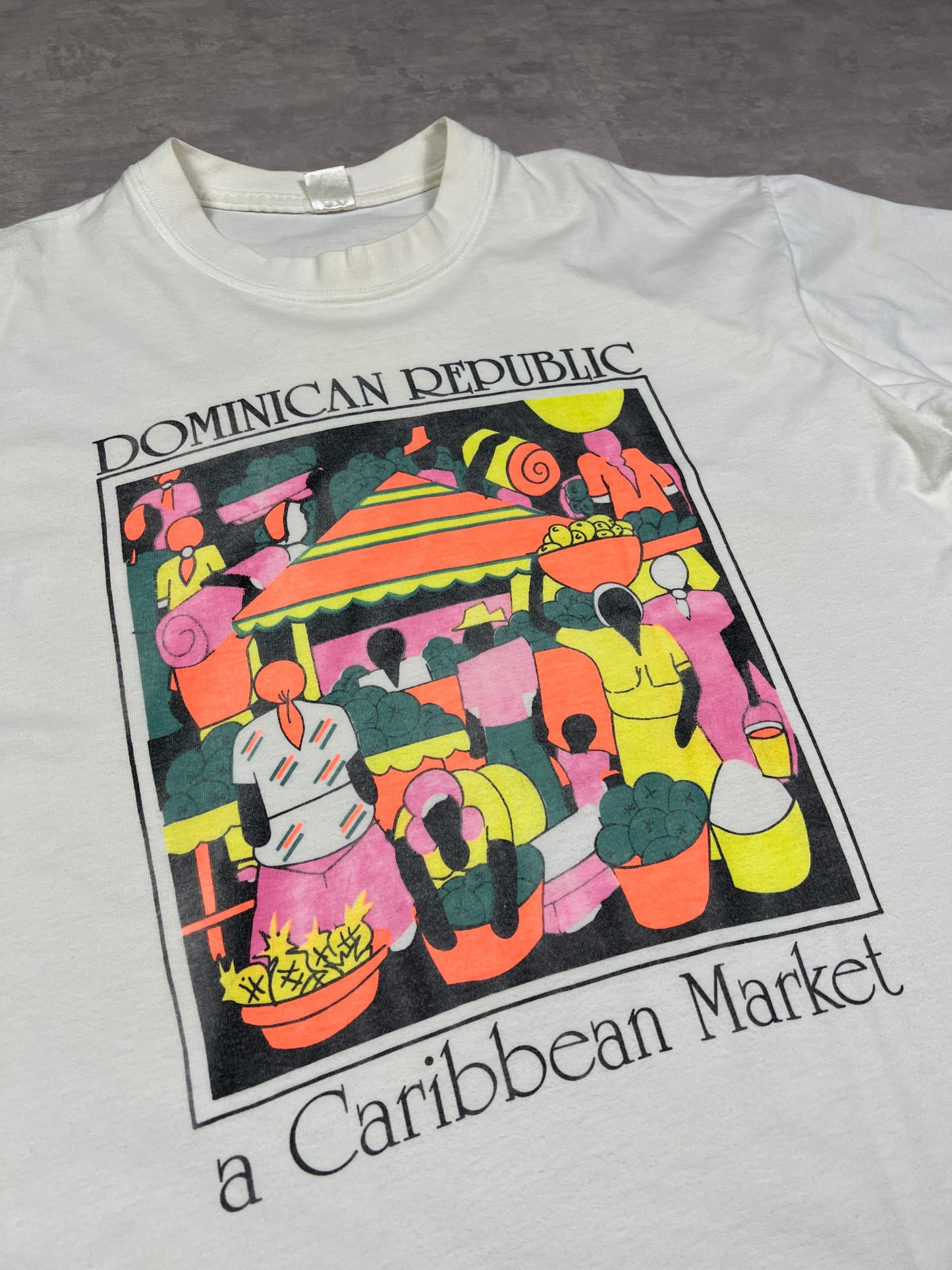 Domenica Republic market 90’ T-shirt